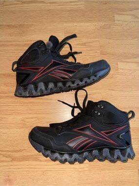 Reebok Black and Red Boys' High-Top Athletic Boots
